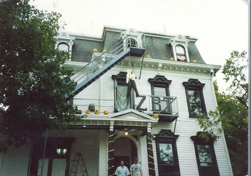Halloween Decorations · 1990